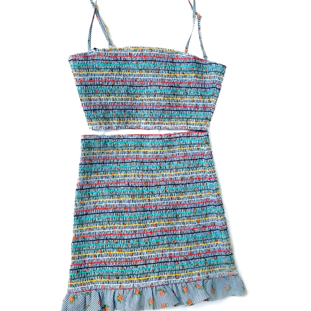 Akaiv Skirt Set